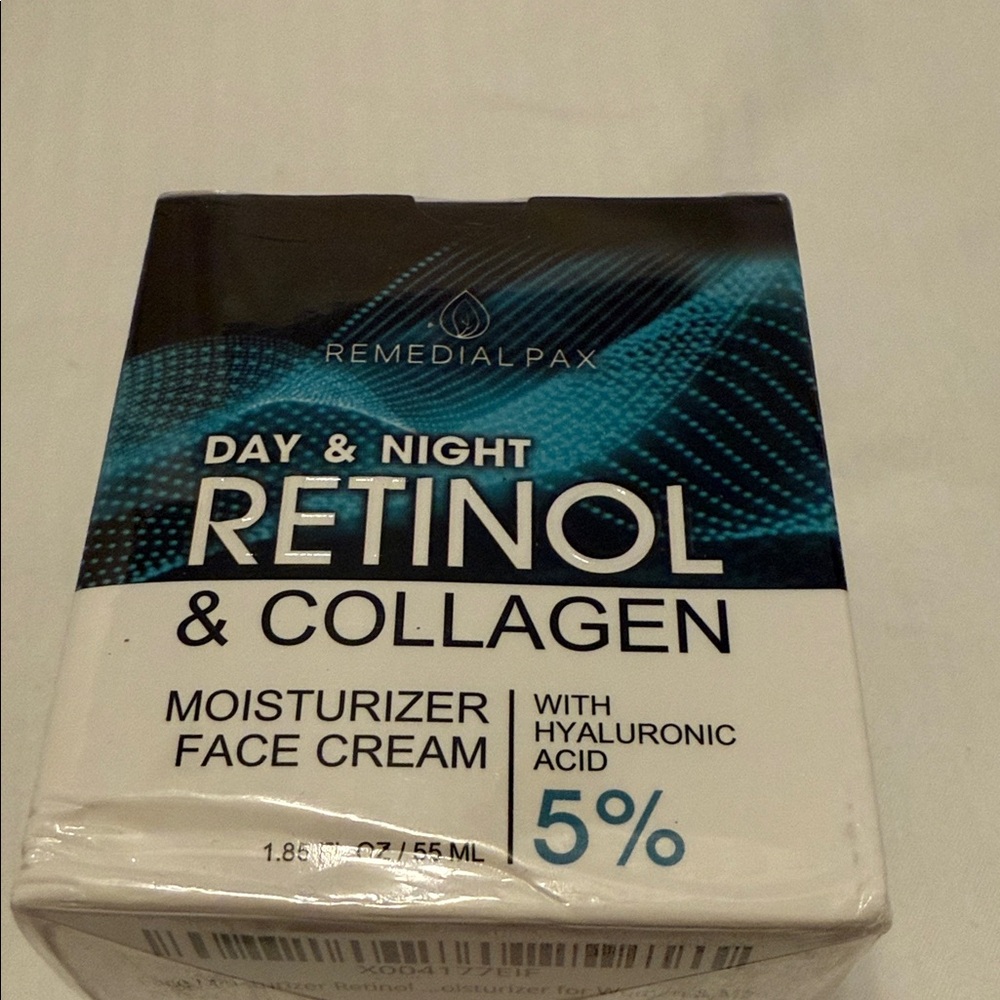 Retinol & Collagen Moisturizer - Black and Blue